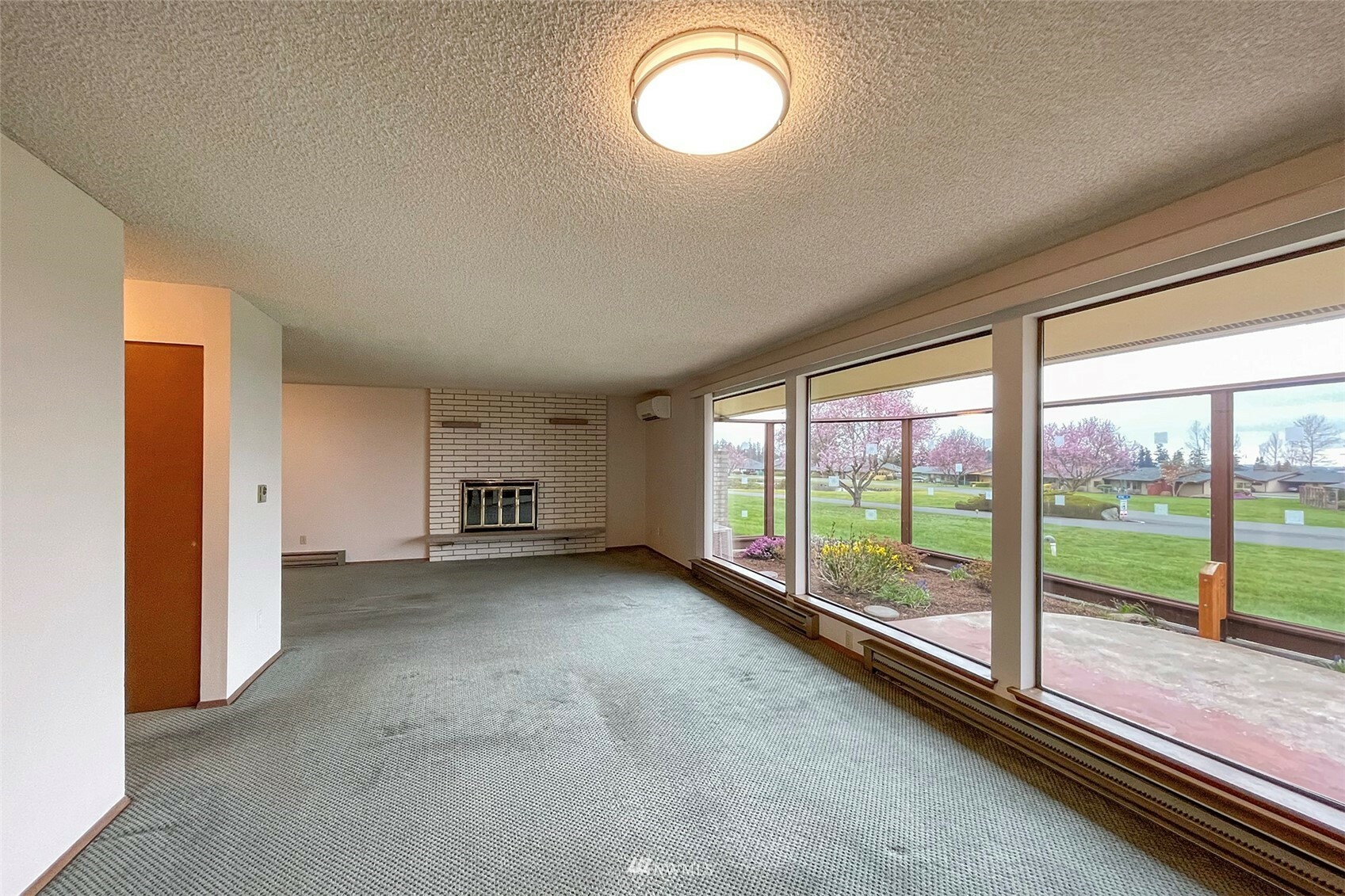 Property Photo:  1301 S Third Avenue 13A  WA 98382 