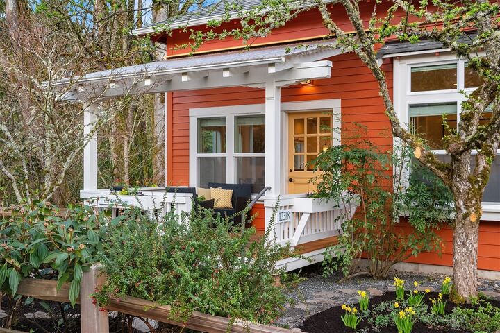 Property Photo:  13318 NE 111th Court  WA 98052 