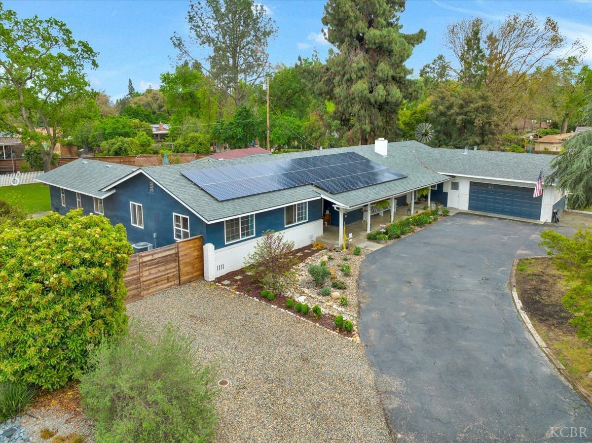 Property Photo:  2902 S Encina Street  CA 93277 