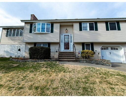 Property Photo: 18 Heather Dr MA 01887