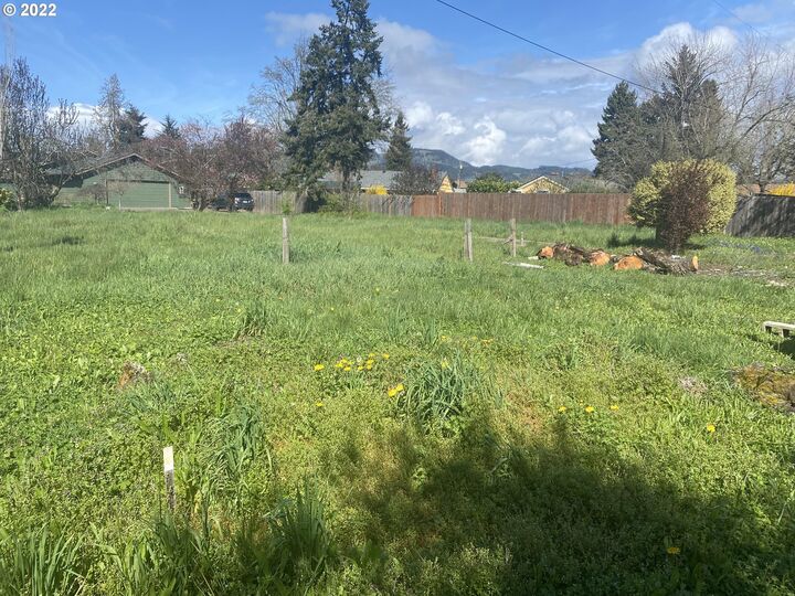 3731 Harlow Rd  Eugene OR 97401 photo