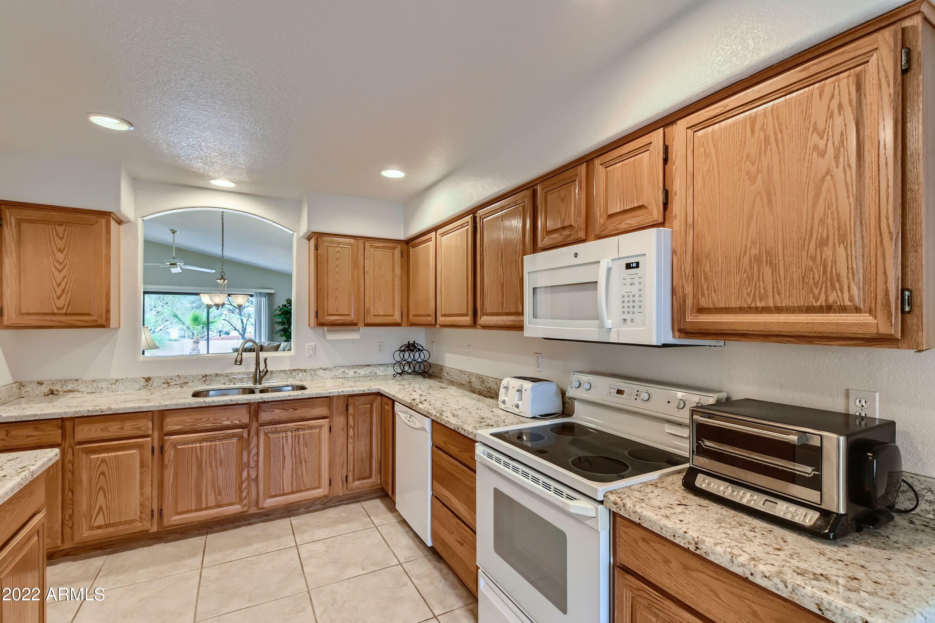 Property Photo: 12129 N Finch Drive AZ 85268