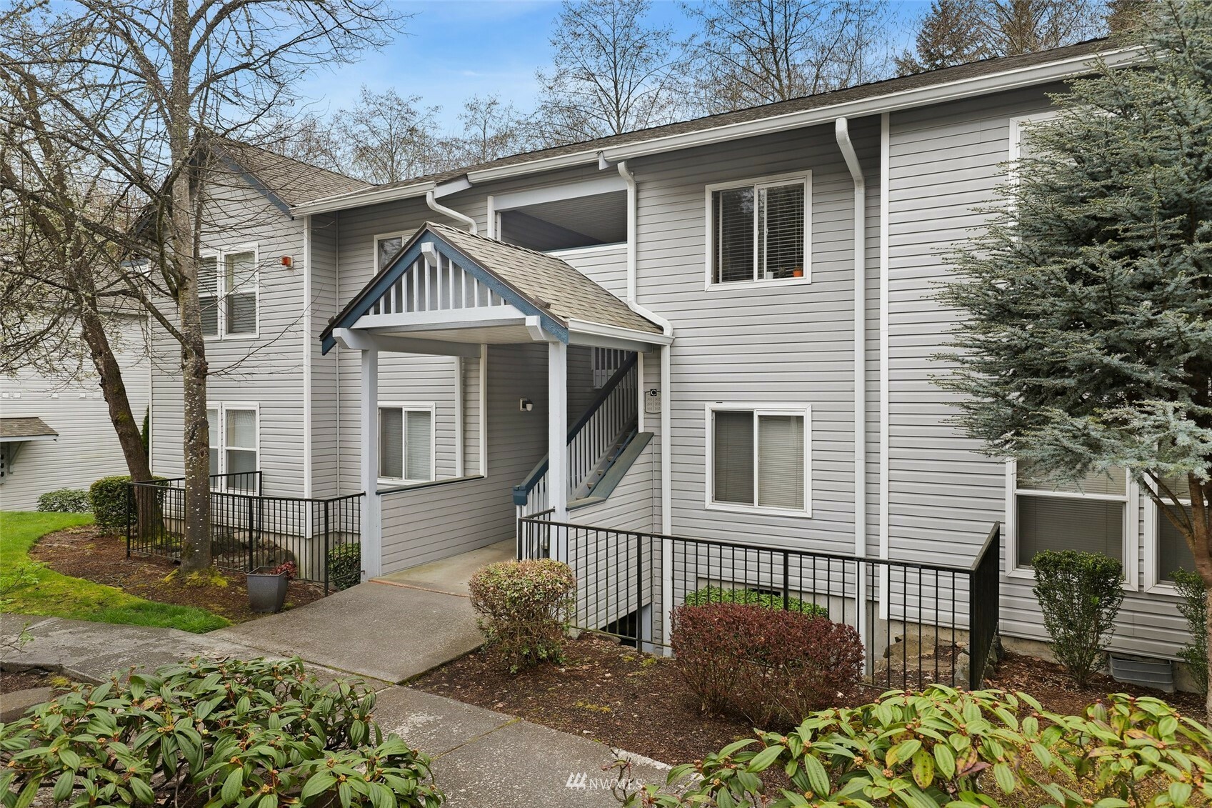 Property Photo:  33020 10th Avenue SW C101  WA 98023 