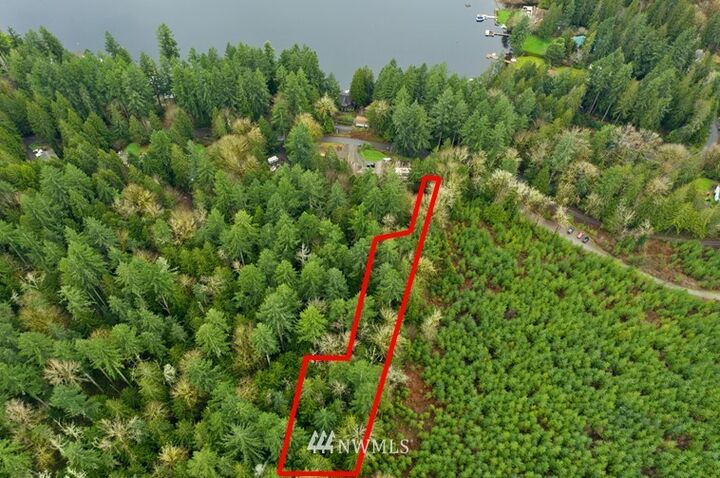 Property Photo:  3872 E Ames Lake Drive NE  WA 98053 