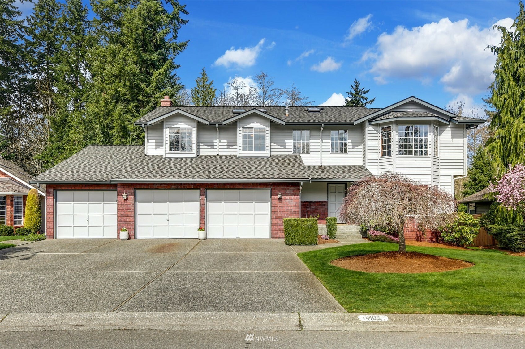 Property Photo:  4105 124th Street SE  WA 98208 