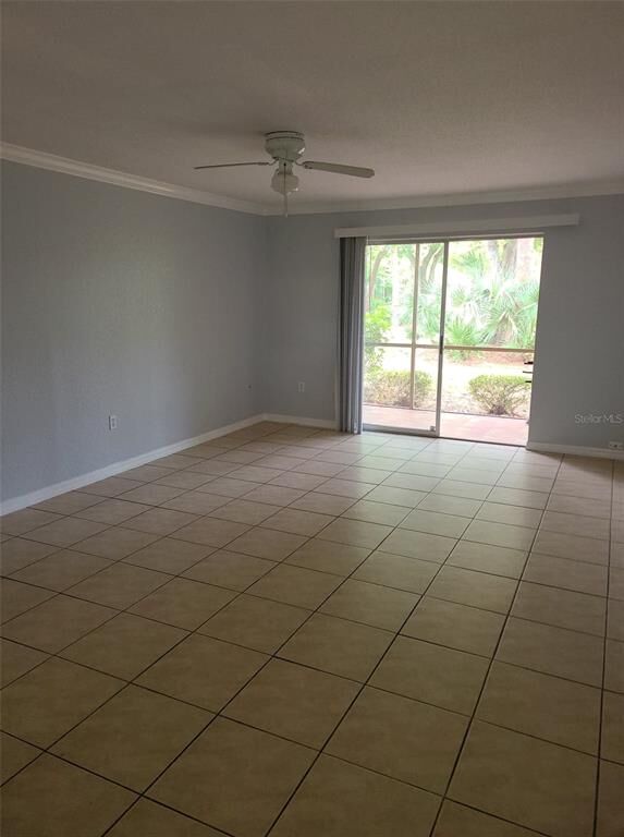 Property Photo: 906 La Costa Circle 7 FL 34237