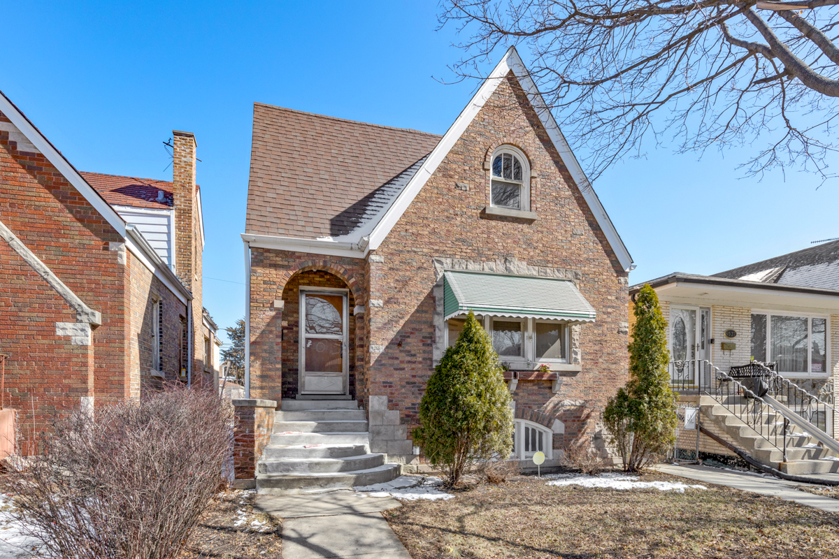 Property Photo:  6533 S Keeler Avenue  IL 60629 