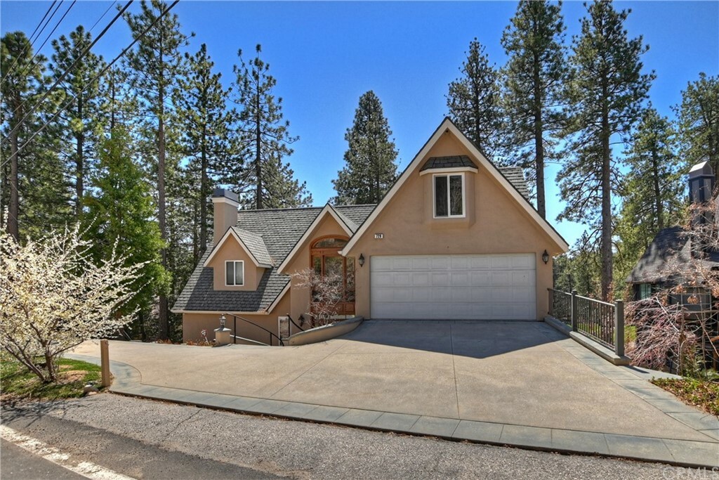 Property Photo: 729 Brentwood Drive CA 92352