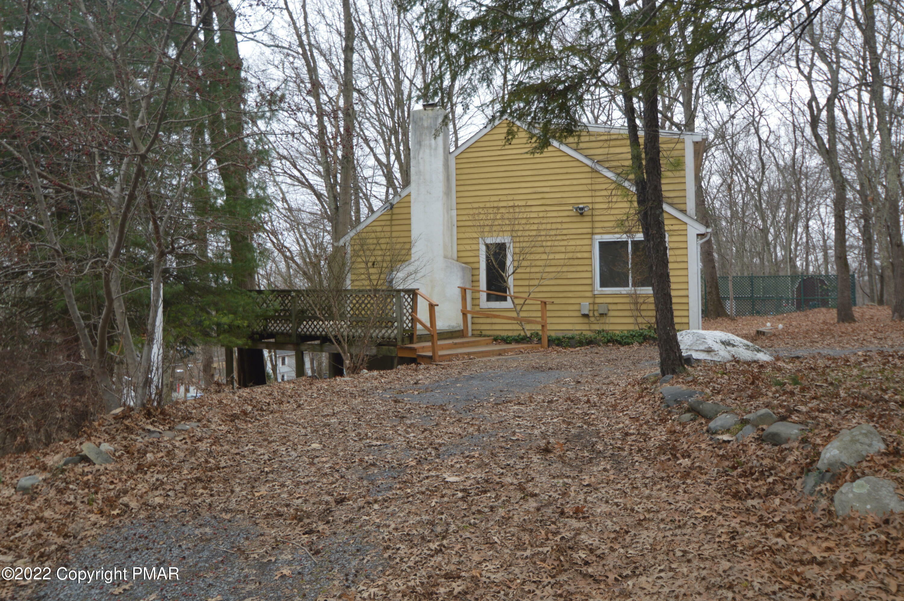 Property Photo:  522 Apache Drive  PA 18302 