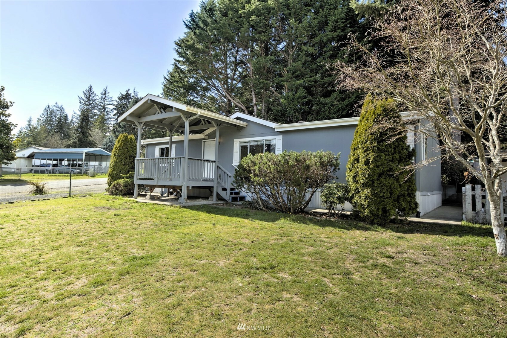 Property Photo:  120 NE Harpoon Drive  WA 98528 