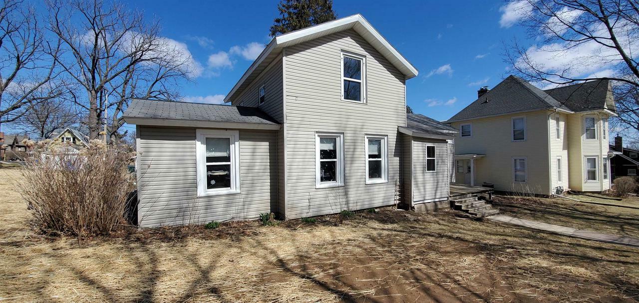 Property Photo:  506 2nd Ave  WI 53913 