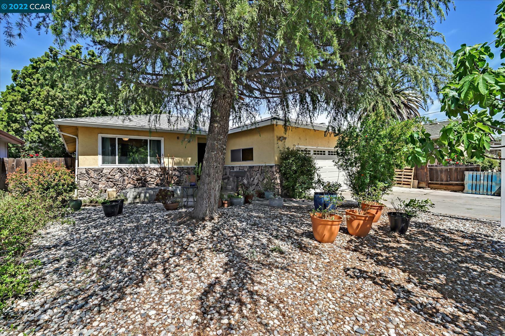 Property Photo:  25 S Lake Dr  CA 94509 