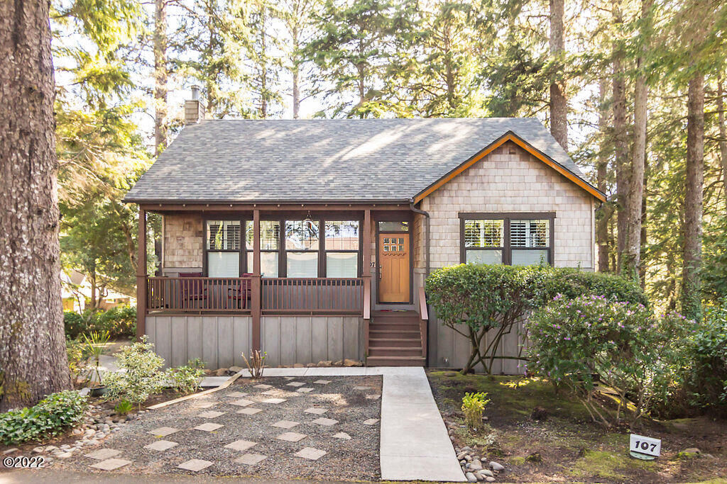 Property Photo: 107 Ridgecrest OR 97388