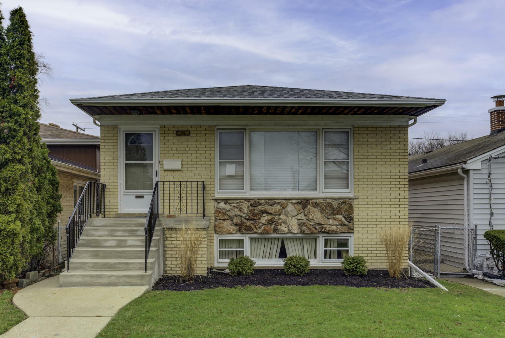 Property Photo: 4313 N Sayre Avenue IL 60706