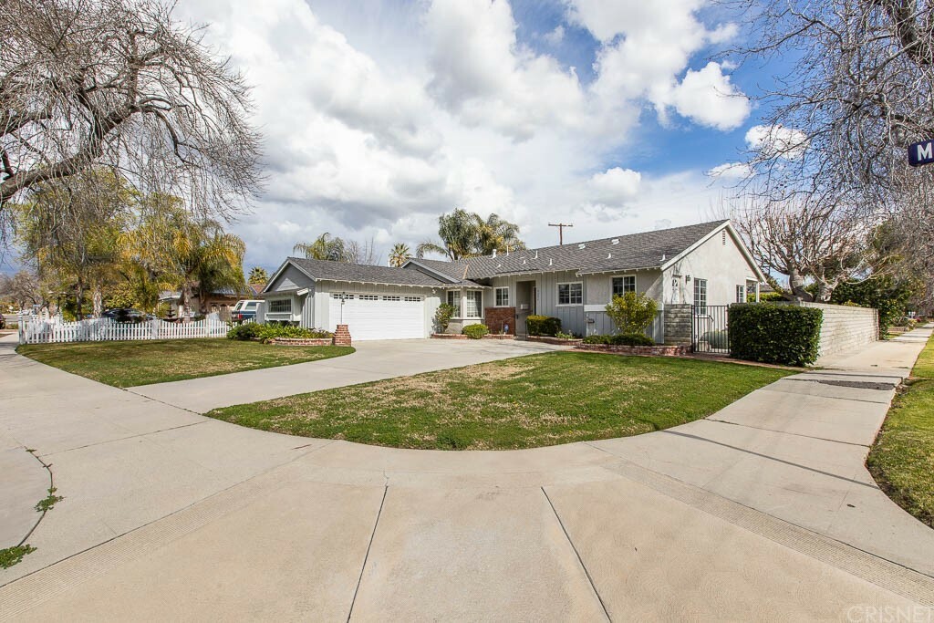 Property Photo:  9204 Monogram Avenue  CA 91343 