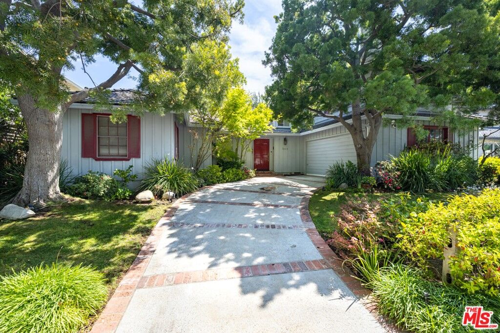 Property Photo:  3220 Philo Street  CA 90064 