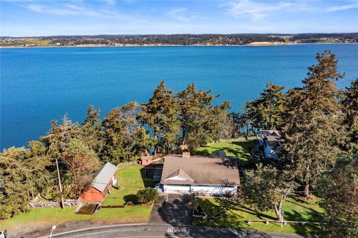 Property Photo:  604 NW Madrona Way  WA 98239 