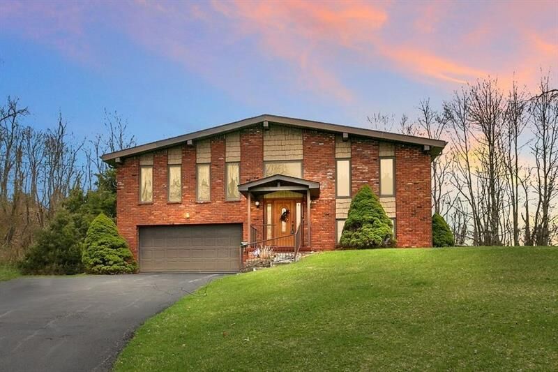 Property Photo: 120 Fuehrer Dr PA 15037