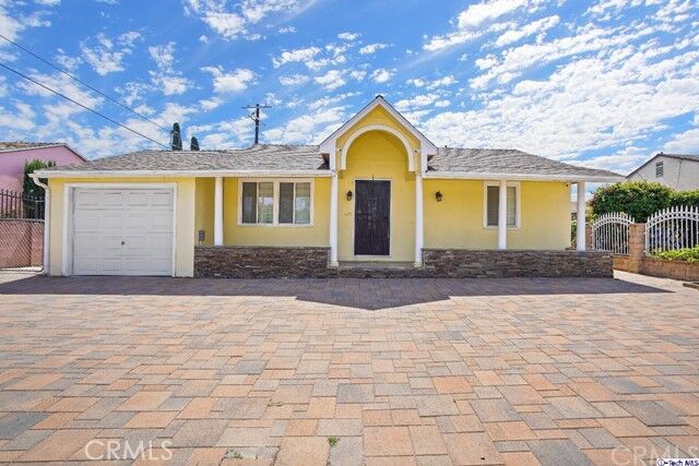 Property Photo: 11154 Archwood Street CA 91606