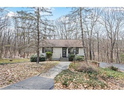 Property Photo:  3 Stoney Brook Ln  MA 02703