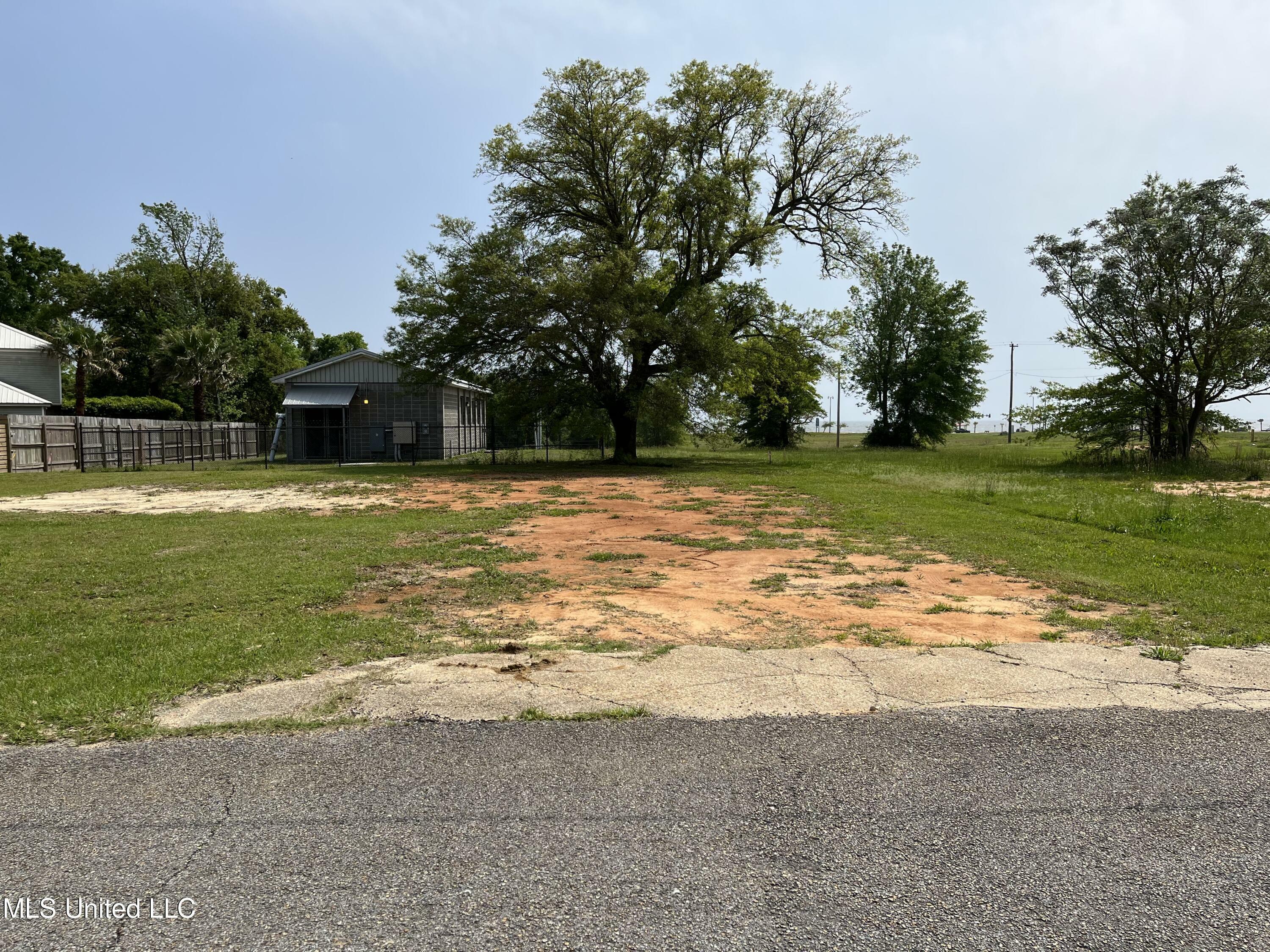 Property Photo:  1442 Georgia Place  MS 39507 