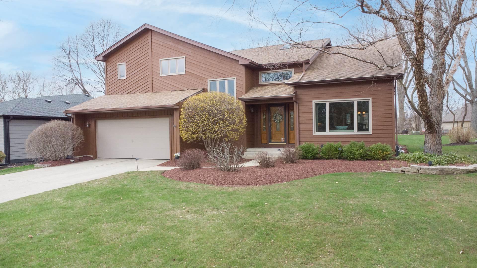 Property Photo:  189 Amherst Drive  IL 60103 