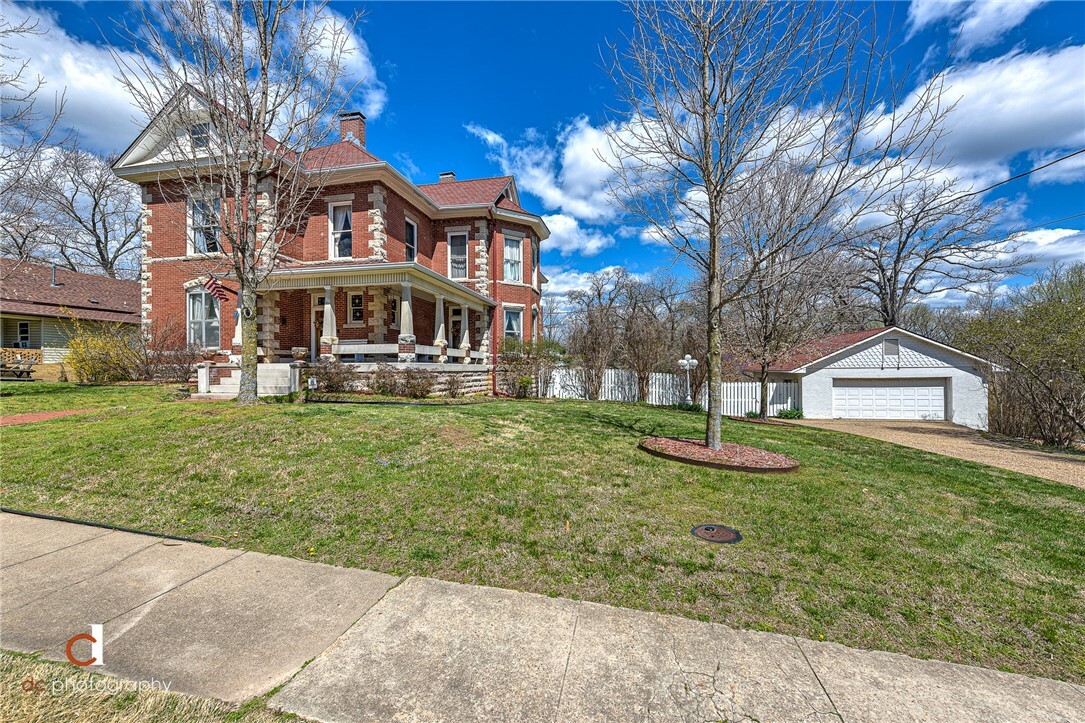 Property Photo:  309 NE 2nd Street  AR 72712 