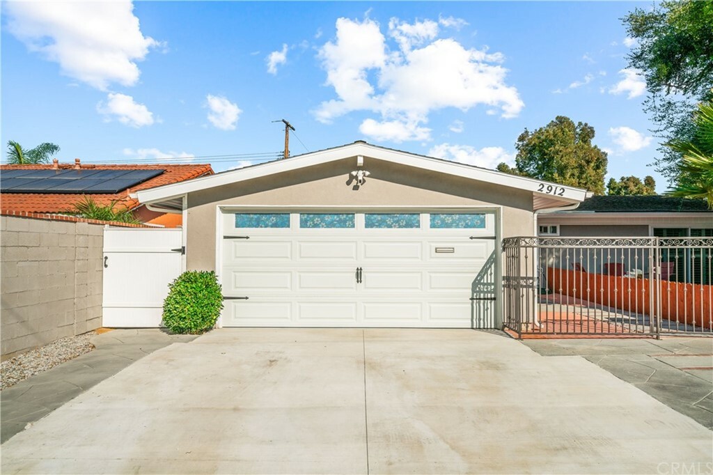 Property Photo:  2912 Royal Palm Drive  CA 92626 