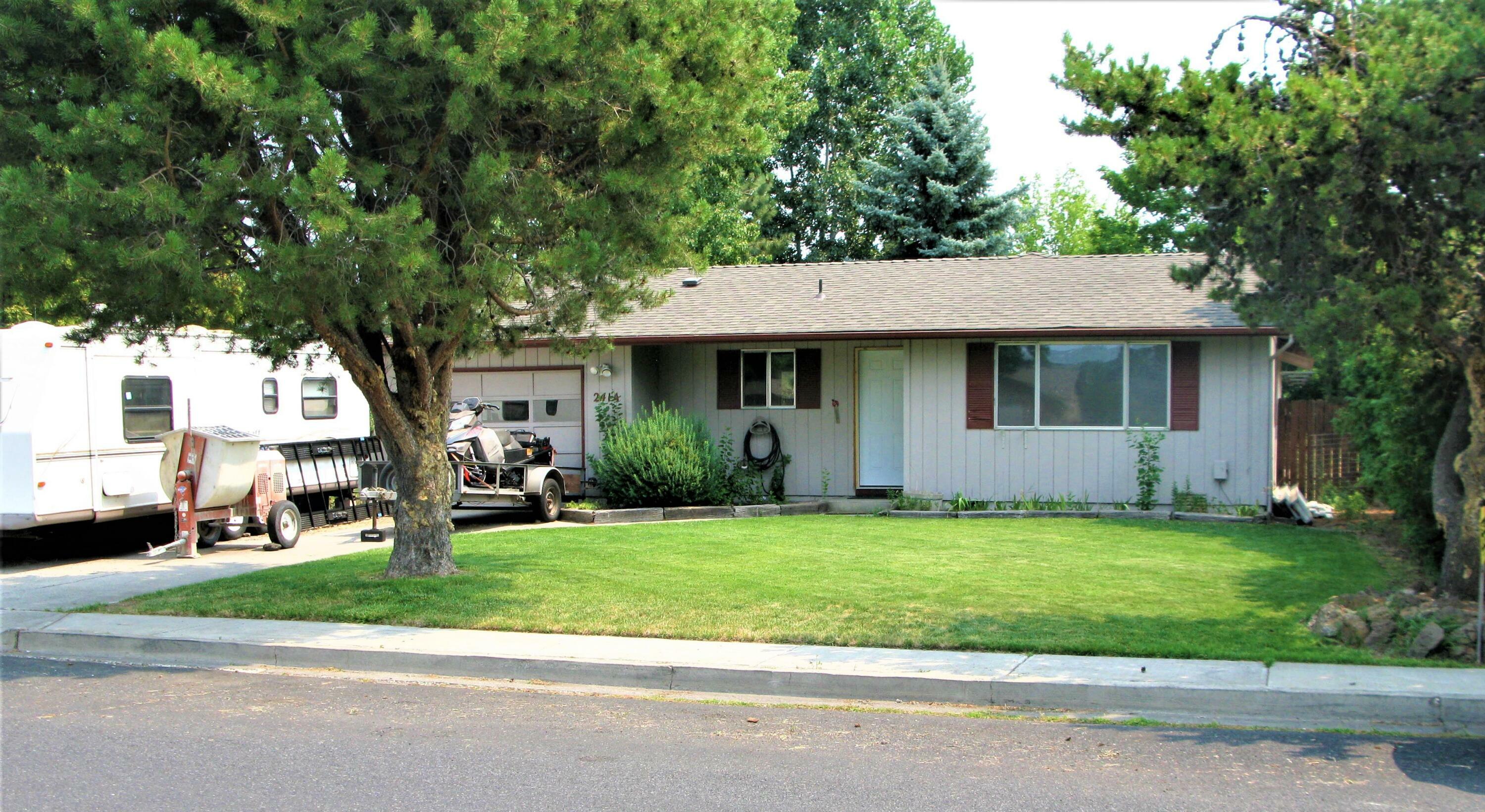 Property Photo:  2414 SW 30th Street  OR 97756 