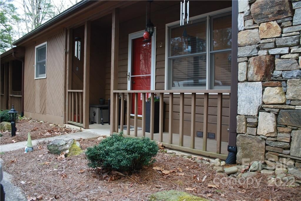 Property Photo: 12 Pencross Circle 202 NC 28729