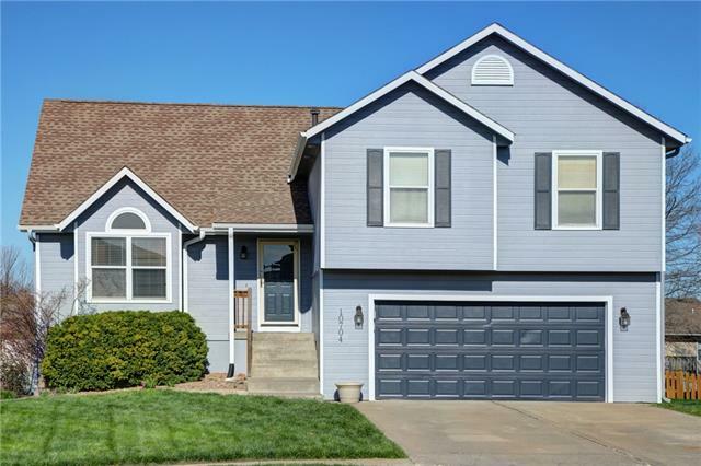 Property Photo: 10704 N Holmes Street MO 64155