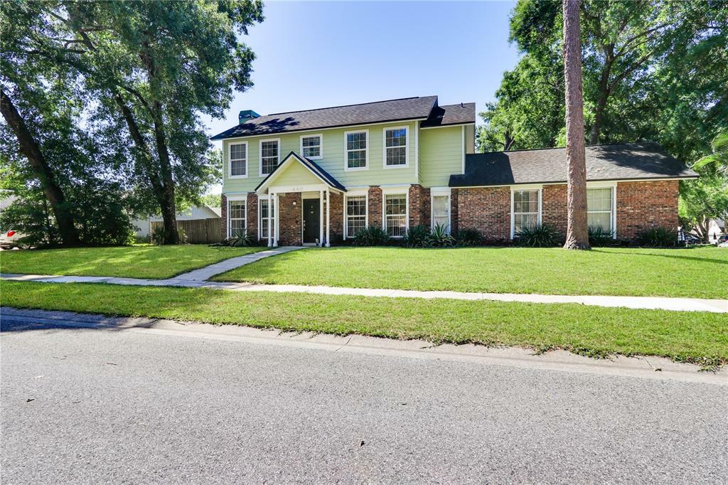 Property Photo: 440 Buckskin Court FL 32708