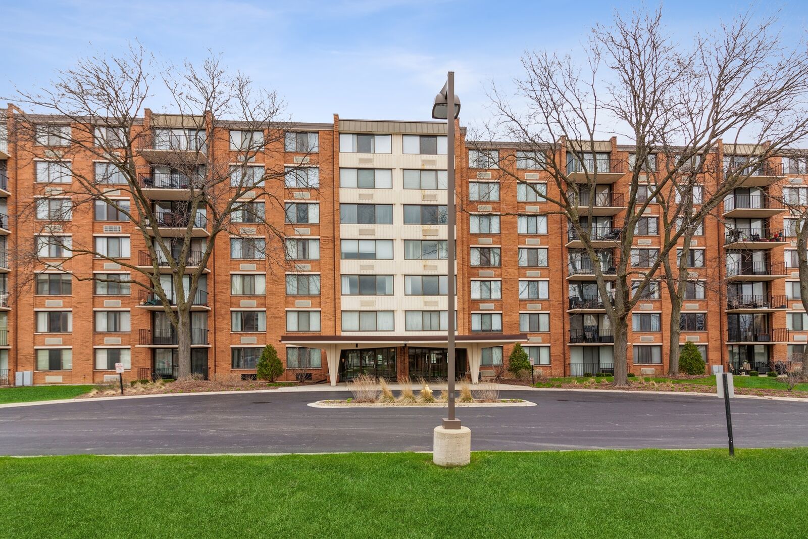 Property Photo:  2000 Saint Regis Drive 3K  IL 60148 