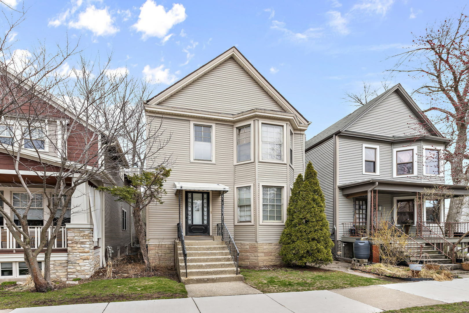 Property Photo:  1904 W Berwyn Avenue  IL 60640 