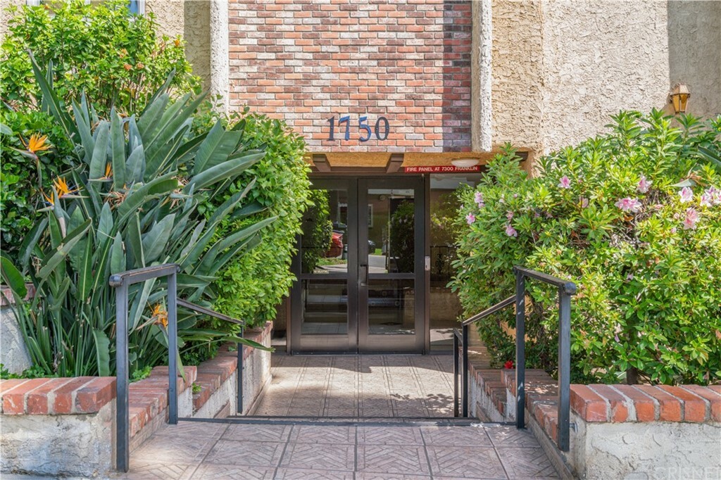 Property Photo: 1750 Camino Palmero Street 444 CA 90046