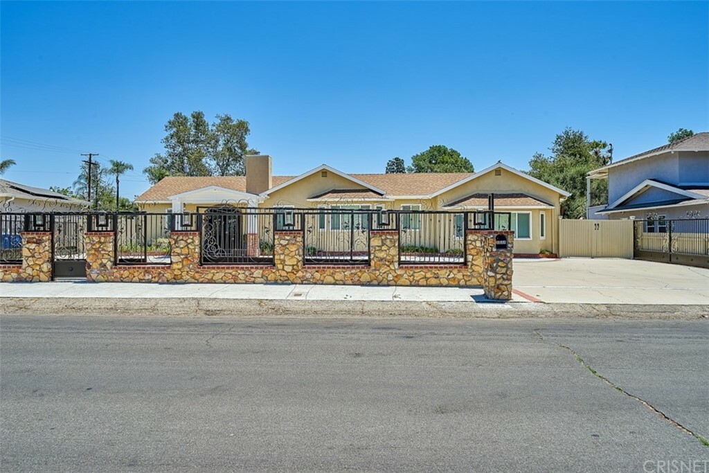 Property Photo:  8844 Amestoy Avenue  CA 91325 