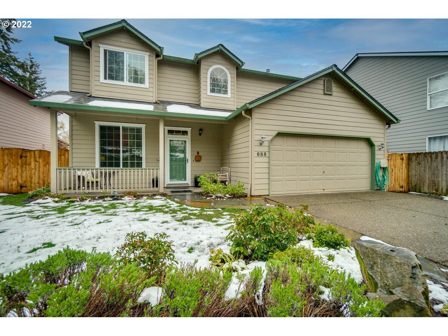 Property Photo:  688 53rd St  WA 98671 