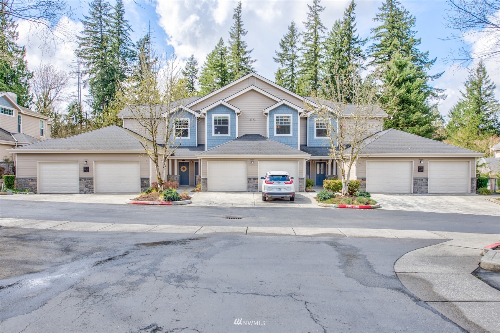 Property Photo: 4323 Issaquah Pine Lake Road SE 503 WA 98075