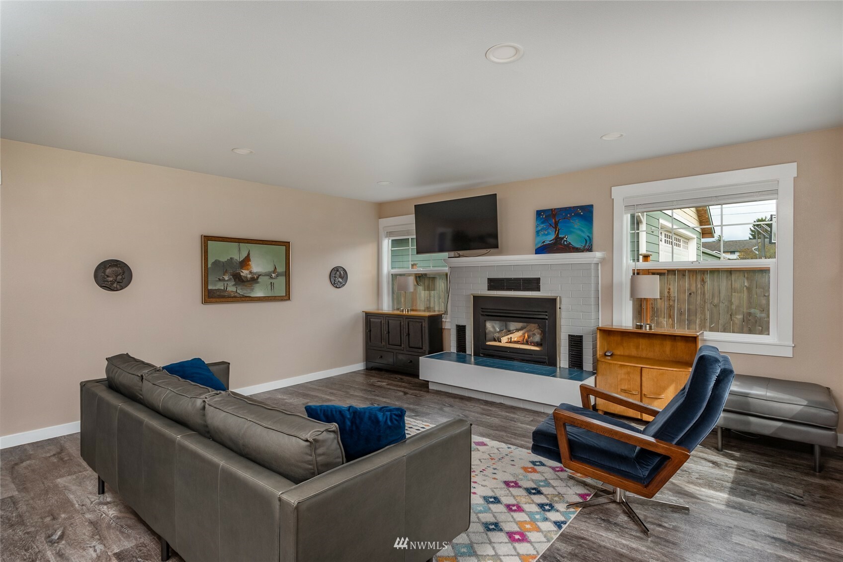 Property Photo:  950 SE 4th Avenue  WA 98277 