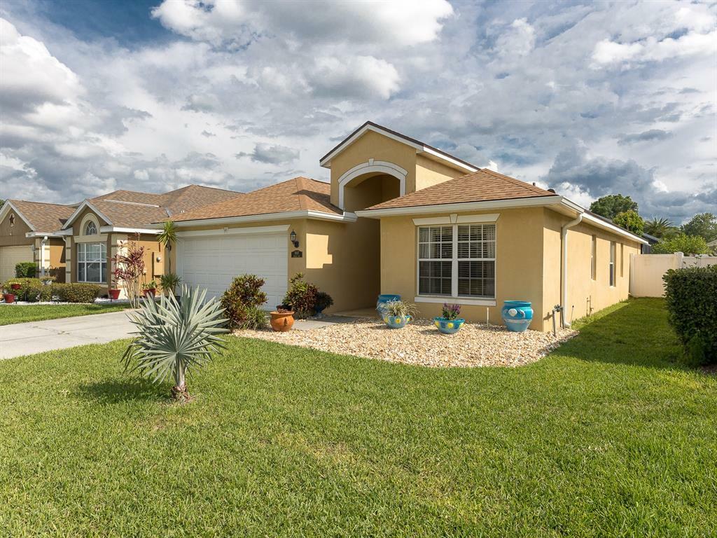 Property Photo:  3037 Merlot Way  FL 34714 