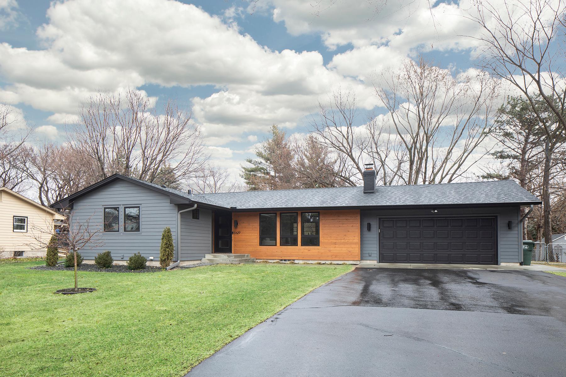 Property Photo: 10629 Nesbitt Avenue S MN 55437