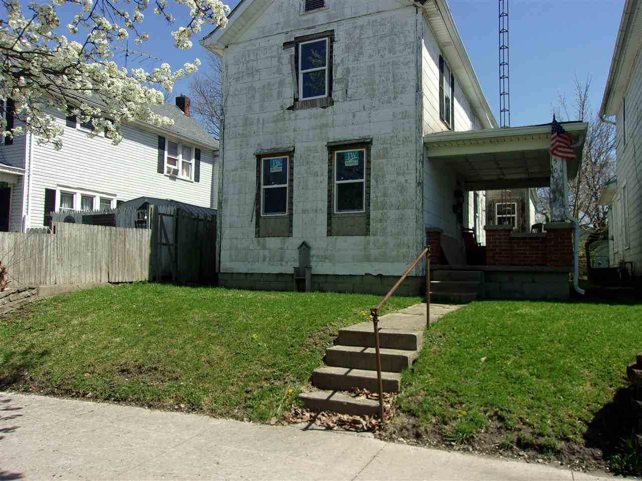 Property Photo:  505 N 17th St  IN 47374 