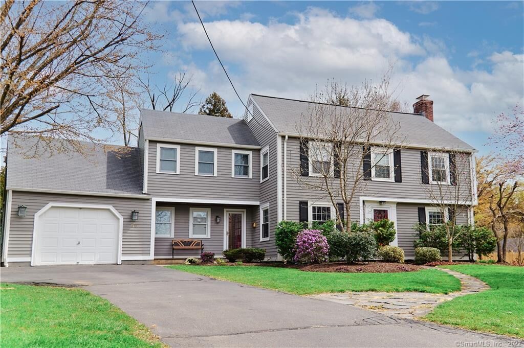 Property Photo:  70 Ridgeview Place  CT 06410 