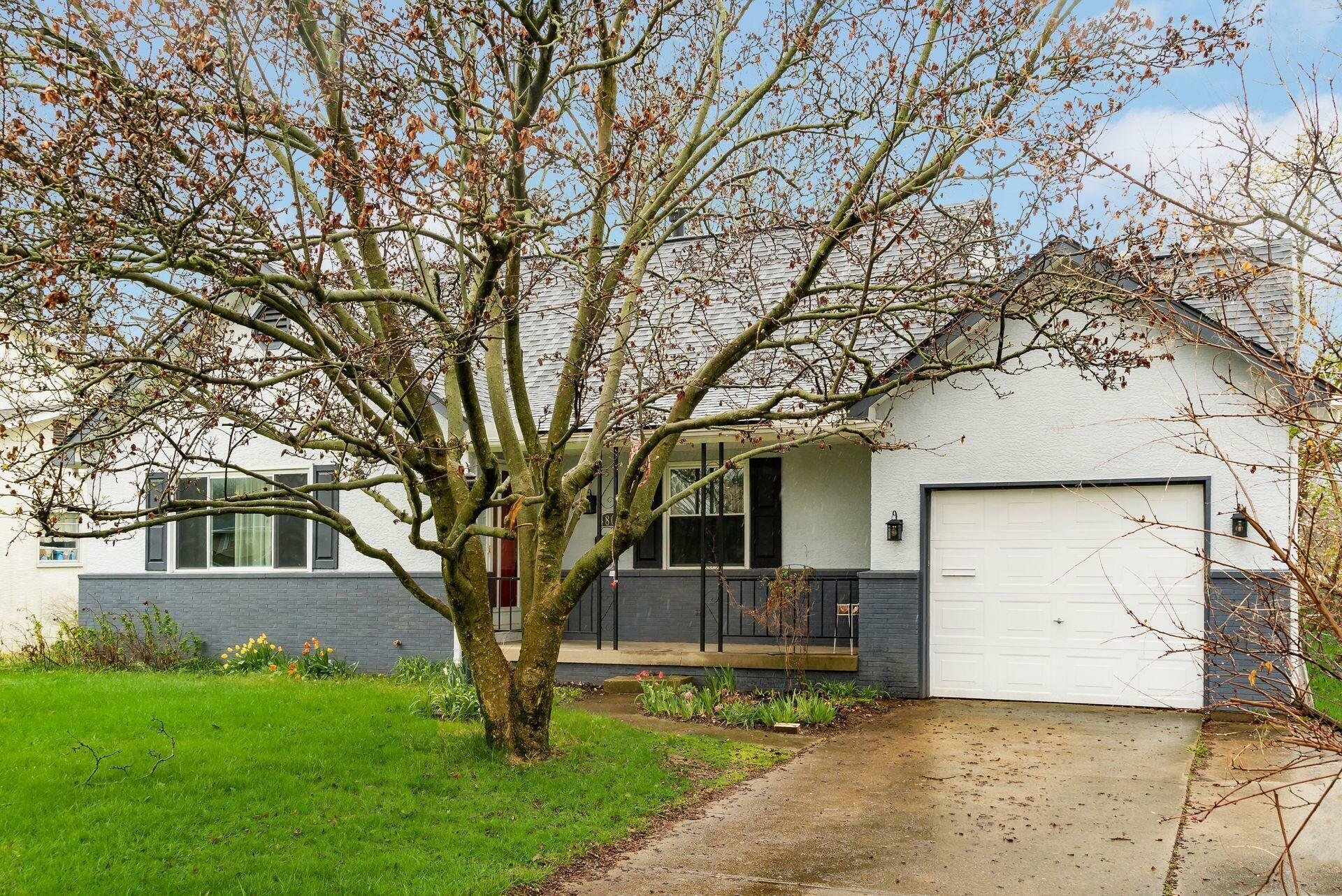 Property Photo: 4809 Esterbrook Road OH 43229