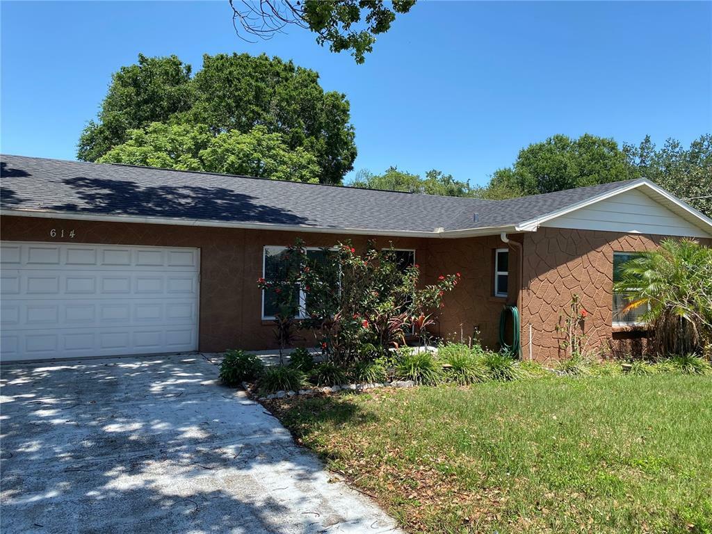 Property Photo:  614 E Wheeler Road  FL 33584 