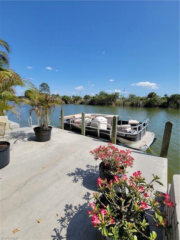 Property Photo: 2016 NW 10th Street FL 33993