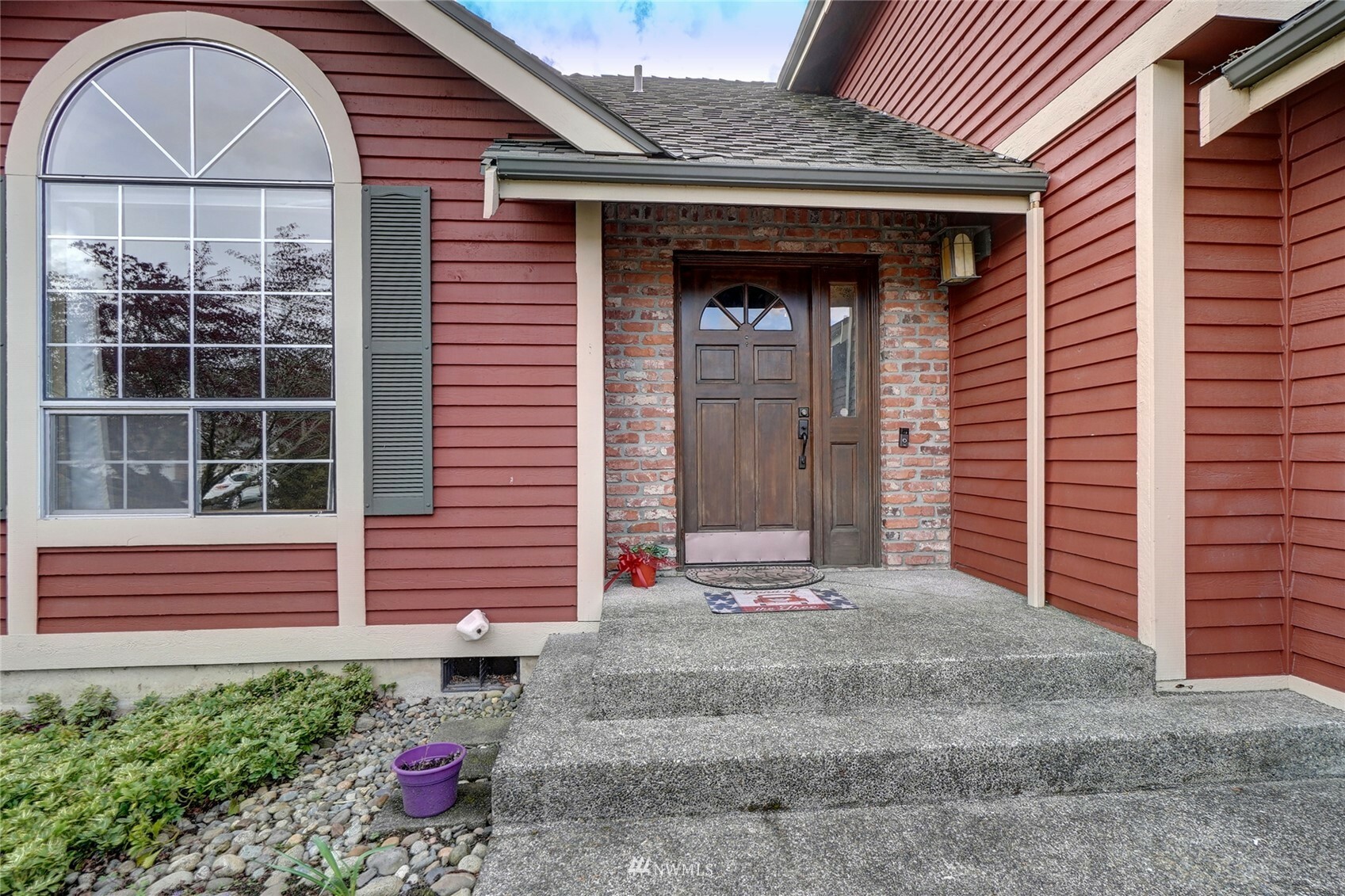 Property Photo: 11813 SE 257th Street WA 98030