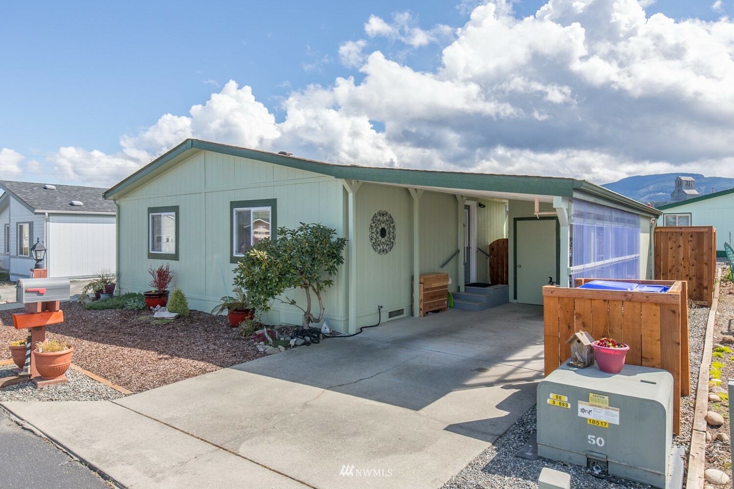 Property Photo: 325 N Fifth Avenue 20 WA 98382