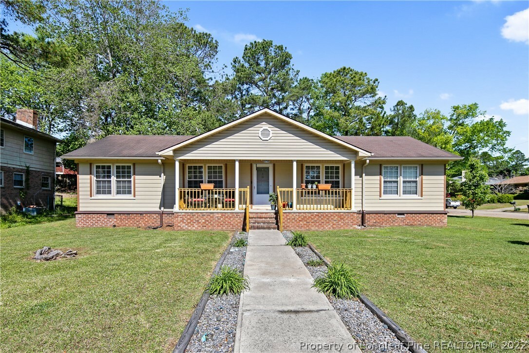 Property Photo:  2702 Fordham Drive  NC 28304 