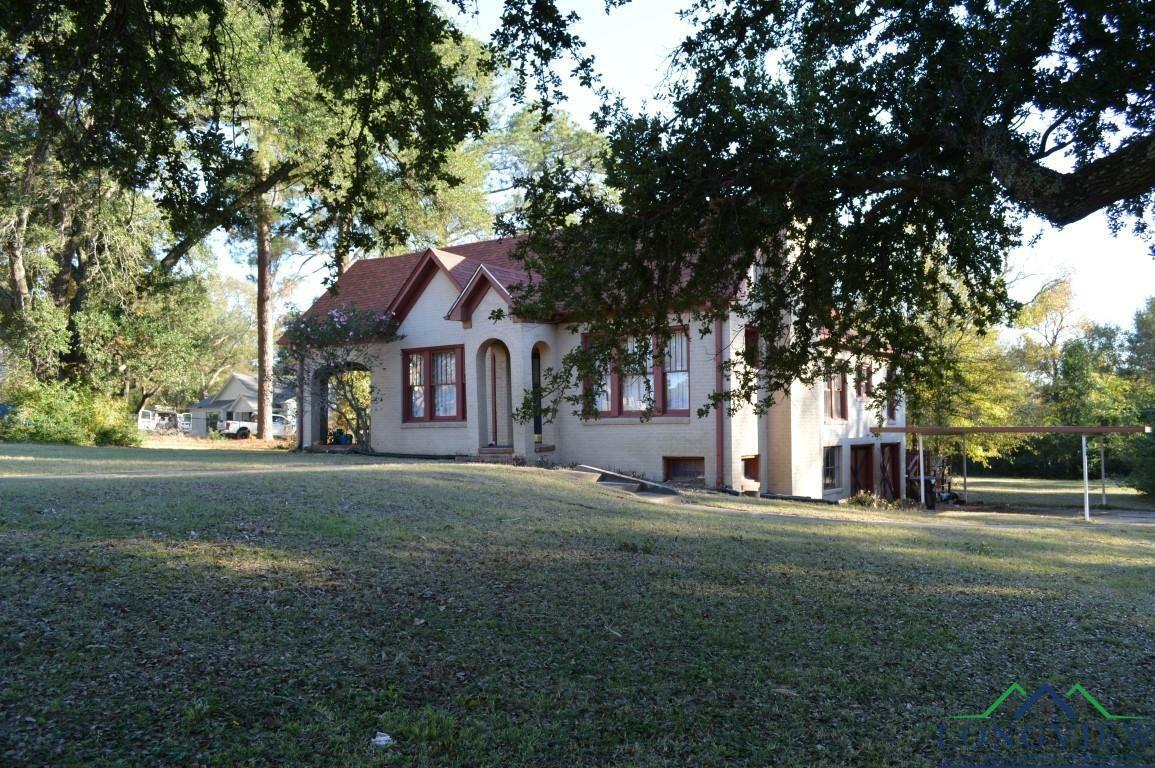 Property Photo:  830 Hillcrest Dr  TX 75601 